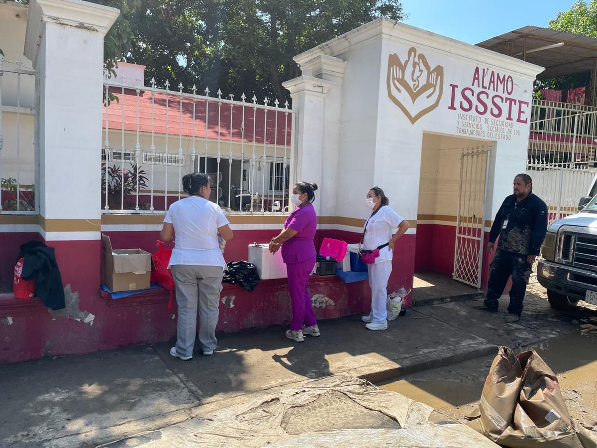 martibatres's tweet image. Nuestra Unidad de Medicina Familiar “Álamo” ubicada en el estado de Veracruz es una de las unidades más afectadas por las lluvias. Se están llevando acciones para rehabilitarla en el menor tiempo posible y el personal se mantiene brindando atenciones prioritarias.