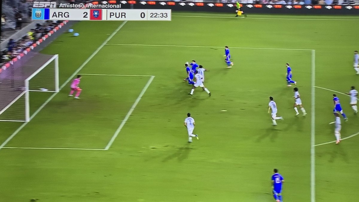 Crackbol10's tweet image. GOOOOOL DE MONTIEL CON ASISTENCIA DE MESSI 🤩
