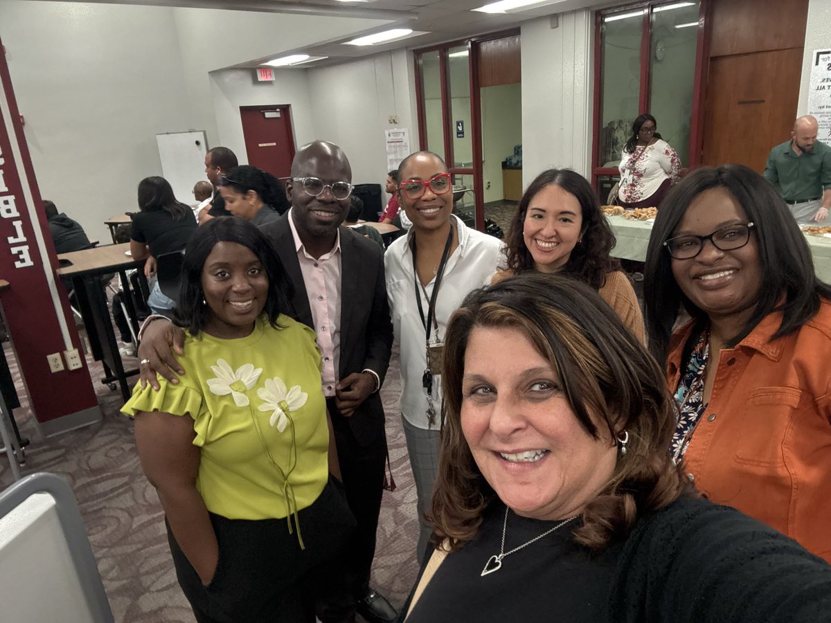 Attucks Middle tweet media