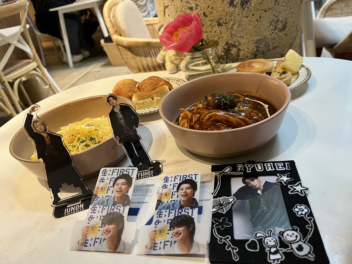 ayp86_k's tweet photo. @ringuri2 びふぁのリュウヘイトレカケース前に作ったんやけど
鶴橋のボムカフェってところでこーゆーのだったら
作れるるよ🫶🏻堀江の方にもあったはず🫧
キャラクター物やったらどうなんやろね〜🤔
私もほしいんやけどなかなかみつからない🥲
ヴィレヴァンとかかなぁ？？ https://t.co/SeTr9xrbnU