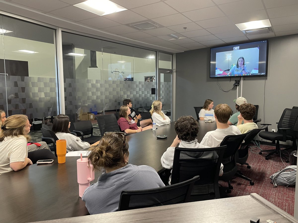 Many thanks to <a href="/jojo_hutton/">josie 🔅</a> for taking the time to come back home (virtually) and speak to our <a href="/HailState/">Mississippi State Athletics</a> Comms students about her career path following our program and covering Team USA at the World University Games!

MSU ➡️ Ole Miss ➡️ Baylor

#HailState