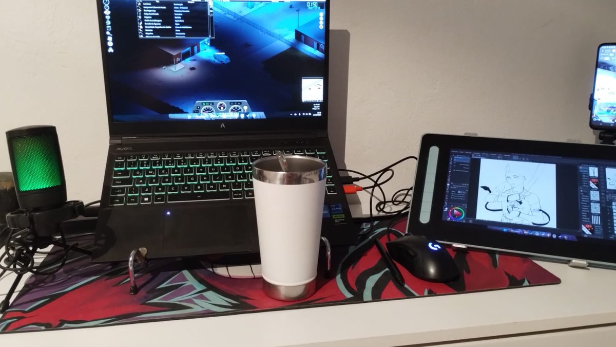 Vtuber VS setup!

queria comprar um monitor pra ajudar melhor nas lives em vez de ficar usando a mesa digitalizadora