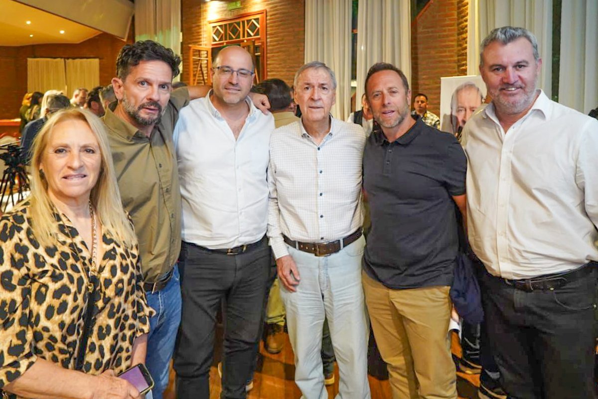 JSchiaretti's tweet photo. Hoy estuvimos en Villa Carlos Paz junto a empresarios y dirigentes del turismo, reafirmando nuestro compromiso con un sector que impulsa el desarrollo de la provincia.
El turismo genera trabajo y proyecta a Córdoba al país y al mundo. Es clave tener políticas que permitan que esta industria crezca y funcione mejor.
La experiencia y la gestión son el camino para fortalecer la producción y las oportunidades.
Eso llevaremos al Congreso de la Nación junto a Provincias Unidas.