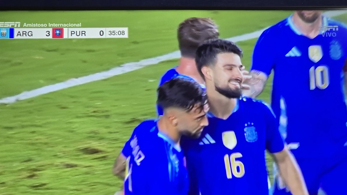 Crackbol10's tweet image. GOOOOOL DE ARGENTINA PARA DOBLETE DE MAC ALLISTER Y OTRA VEZ JUGADA EMPEZADA POR MESSI