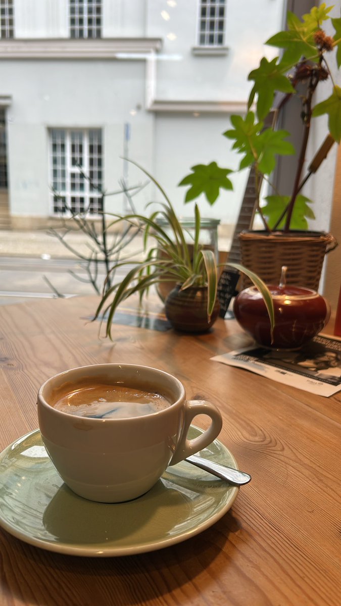 Ich liebe Dich. Ich liebe die Art wie Du mich liebst.
Und ich hoffe irgendwie, dass Du mich auf dieselbe Weise liebst.

Guten Morgen 🫶🏻🫂 … wer möchte Kaffee?