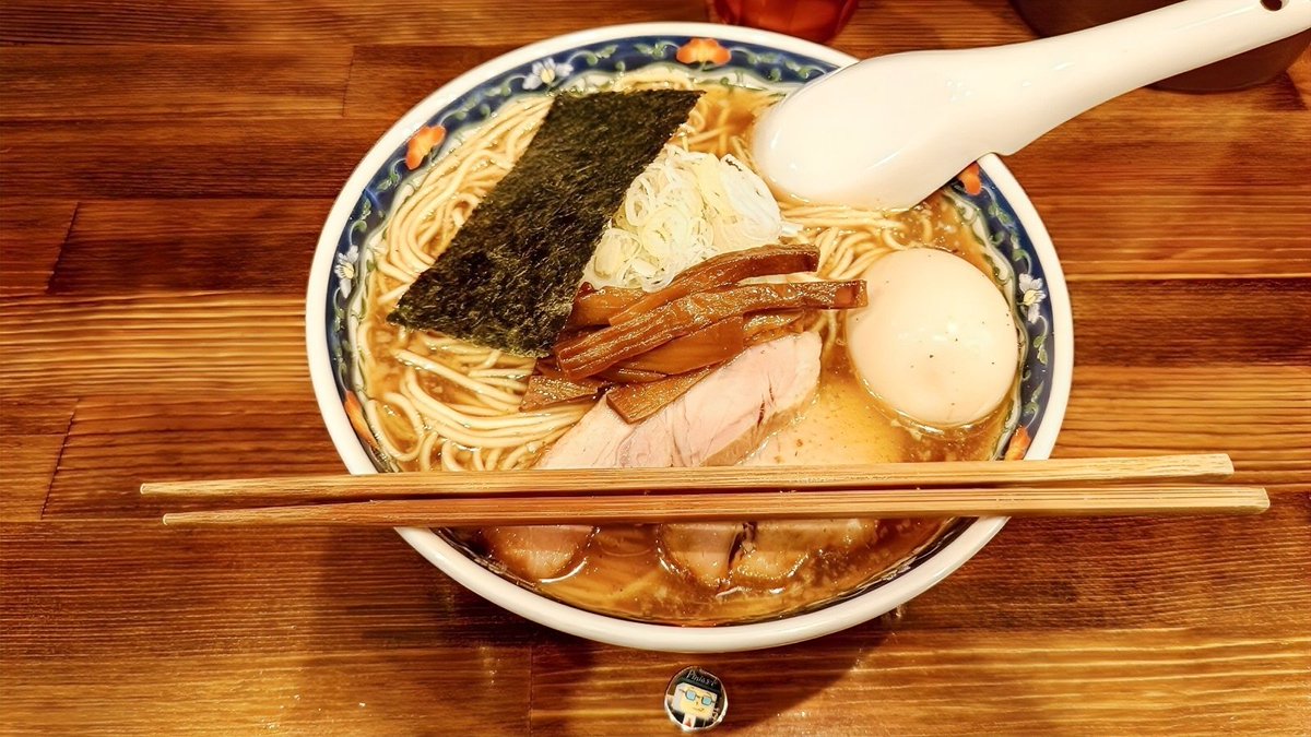 479日ぶりの奈つやさん🍜🍥 

オンライン予約になってからは初訪問でしたが、美味しかった 😋✨
    ∫∫∫ 
 ◥█◤  ​#奈つやの中華そば