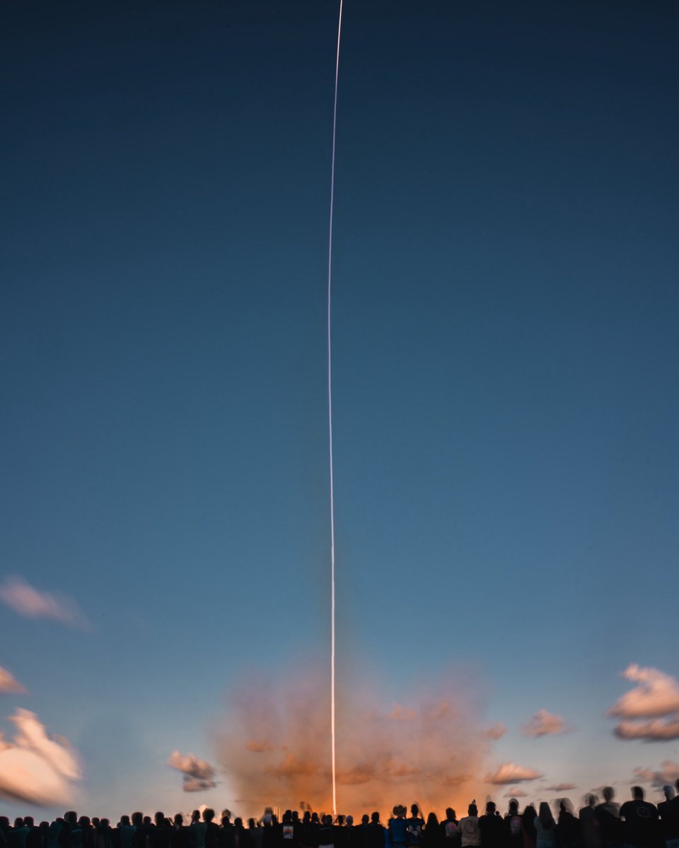 EForestOwen's tweet photo. Daytime Starship long exposure only took me 3 launches to lock in. This one was special. #flight11 https://t.co/lC7HTtnnrt