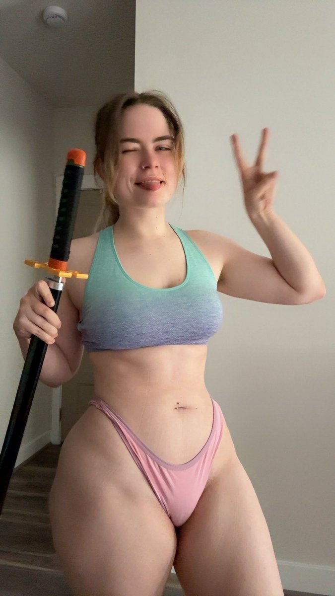 MuscleMommyCosp's tweet photo. Cosplaying today was so much fun! You can expect more demon slayer tomorrow https://t.co/ife1avwhNX