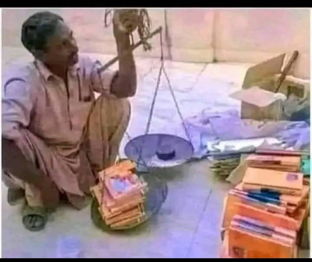 ITalhaOff's tweet image. آپ کا سارا فلسفہ، تحقیق، تجربہ، دلیل، الفاظ، تحریر سب ردی ہیں اگر سامنے والاکباڑیا ہے۔...

#designerthoughts