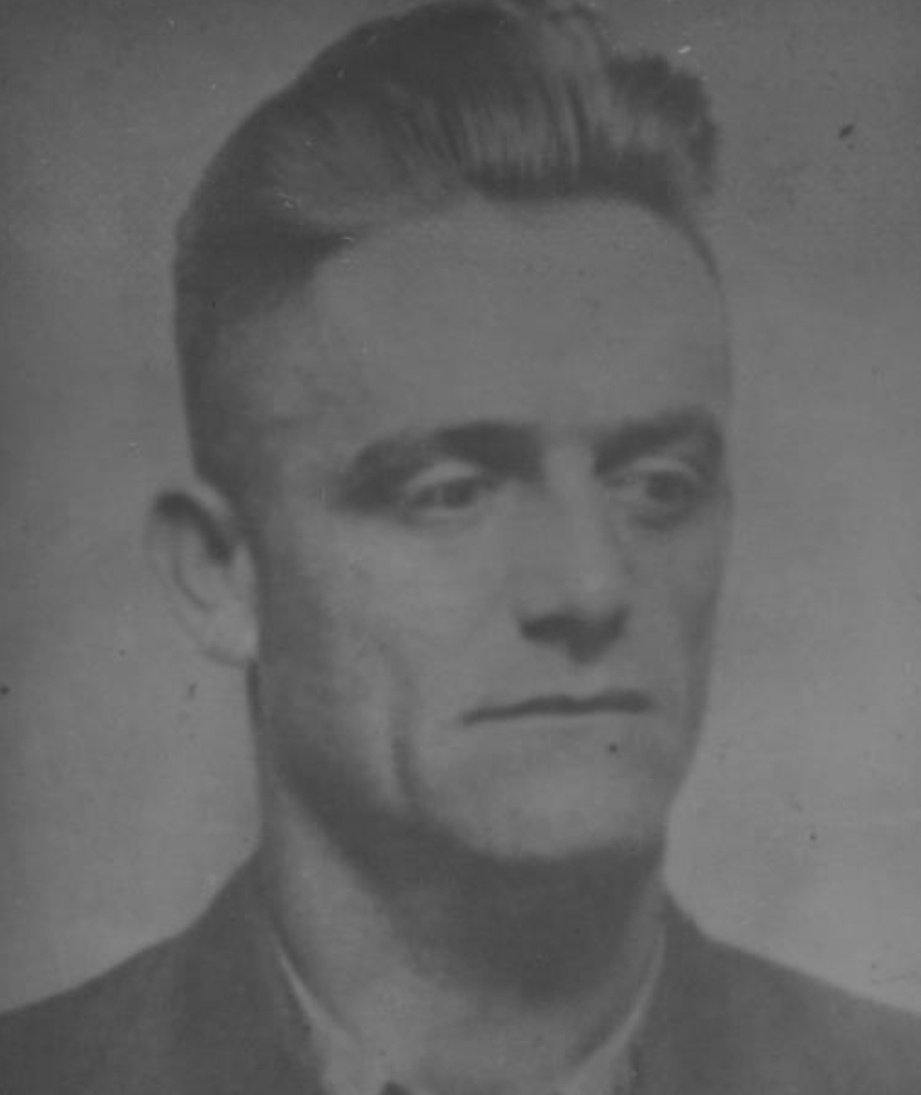 Eugen Sigrist war im 2. Weltkrieg im antifaschistischen Widerstand aktiv. Er wurde mit 11 weiteren Widerstandskämpfern von der Gestapo verhaftet, zum Tode verurteilt und am 15. September 1942 im Alter von 39 Jahren von den Faschisten ermordet.