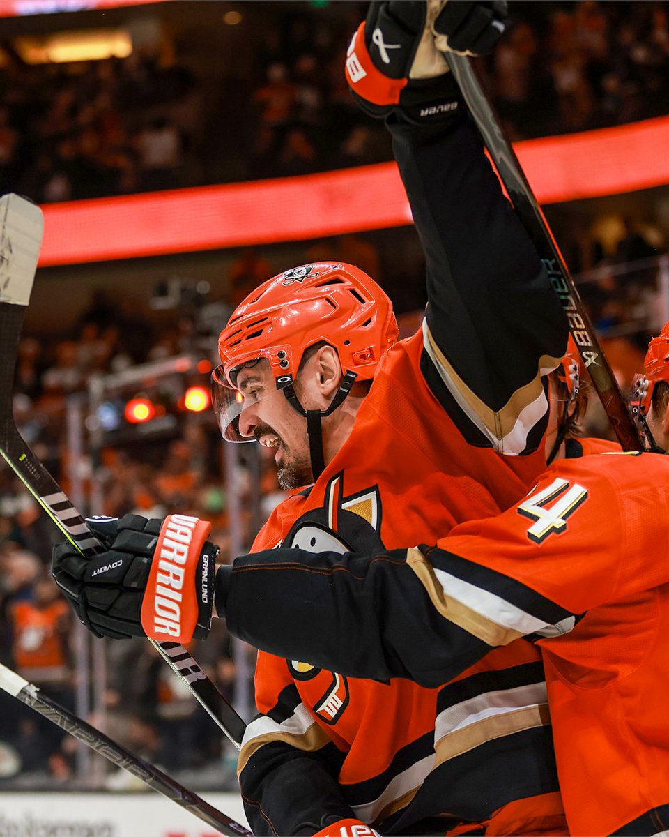 AnaheimDucks's tweet photo. Him

#FlyTogether https://t.co/hMe6BV71YE