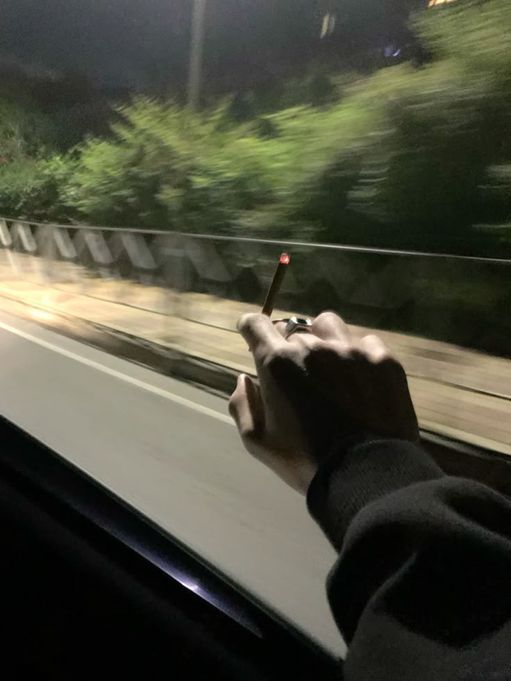 patoputo_xd's tweet photo. #Luckity MODERN AU dónde Qck intenta por fin acercarse más a Lz después de años de vivir enamorado de él...
Pero el ex de Lz vuelve a aparecer en su vida y todo parece derrumbarse... https://t.co/PDAkrt9CNo