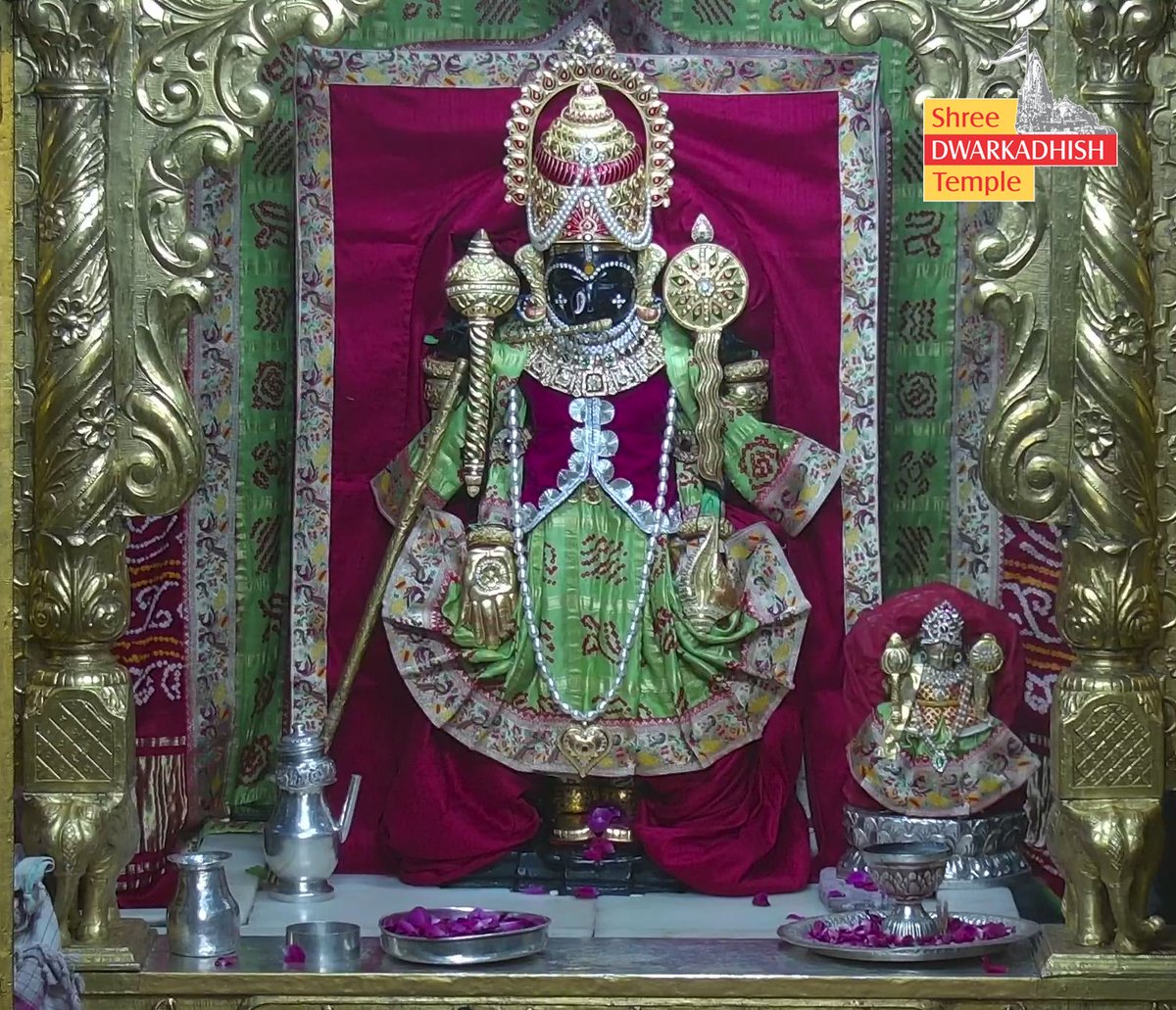 DwarkaOfficial's tweet image. राजाधिराज द्वारकाधीश जी के श्रृंगार दर्शन🙏🏻
श्री द्वारकाधीश मंदिर द्वारका,गुजरात
दिनांक :- 15/10/2025 बुधवार
#dwarka #shringaraarti
#ShridwarikadhishmandirOfficial