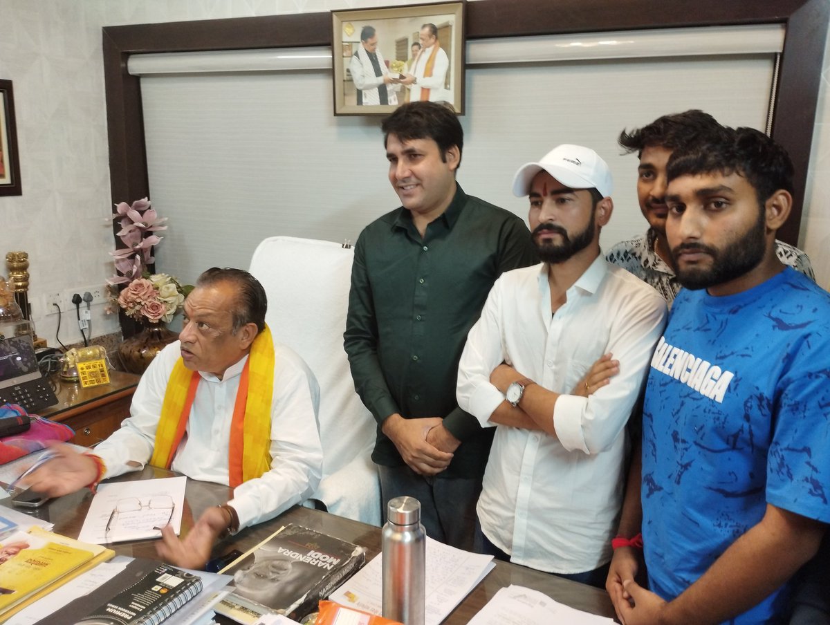 #LSA_रिजल्ट_जारी_करो  की मांग को लेकर युवाओं ने की #मंत्री #जोराराम #कुमावत से #मुलाकात मंत्री ने दिया सकारात्मक आश्वासन..