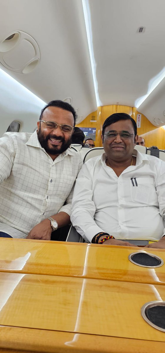 sable_rajendra's tweet image. राज्याचे कॅबिनेट मंत्री श्री जयकुमार गोरे यांना वाढदिवसाच्या मनःपूर्वक शुभेच्छा! 
आपणास उदंड आयुष्य लाभावे, हीच श्री विठूरायाच्या चरणी सदिच्छा!

@Jaykumar_Gore