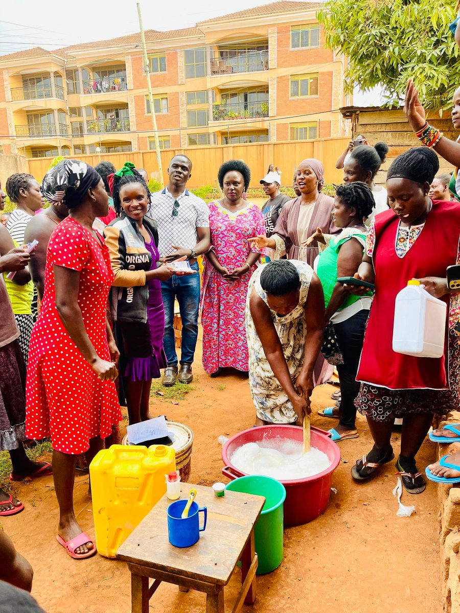GHI_Network's tweet image. Empowering girls &amp;amp; women with hands-on skills like tailoring &amp;amp; liquid soap making. We&apos;re equipping them with tools for financial independence, enabling them to support their families &amp;amp; thrive. #WomenEmpowerment #GirlsEmpowerment #EconomicEmpowerment #GHI-Network