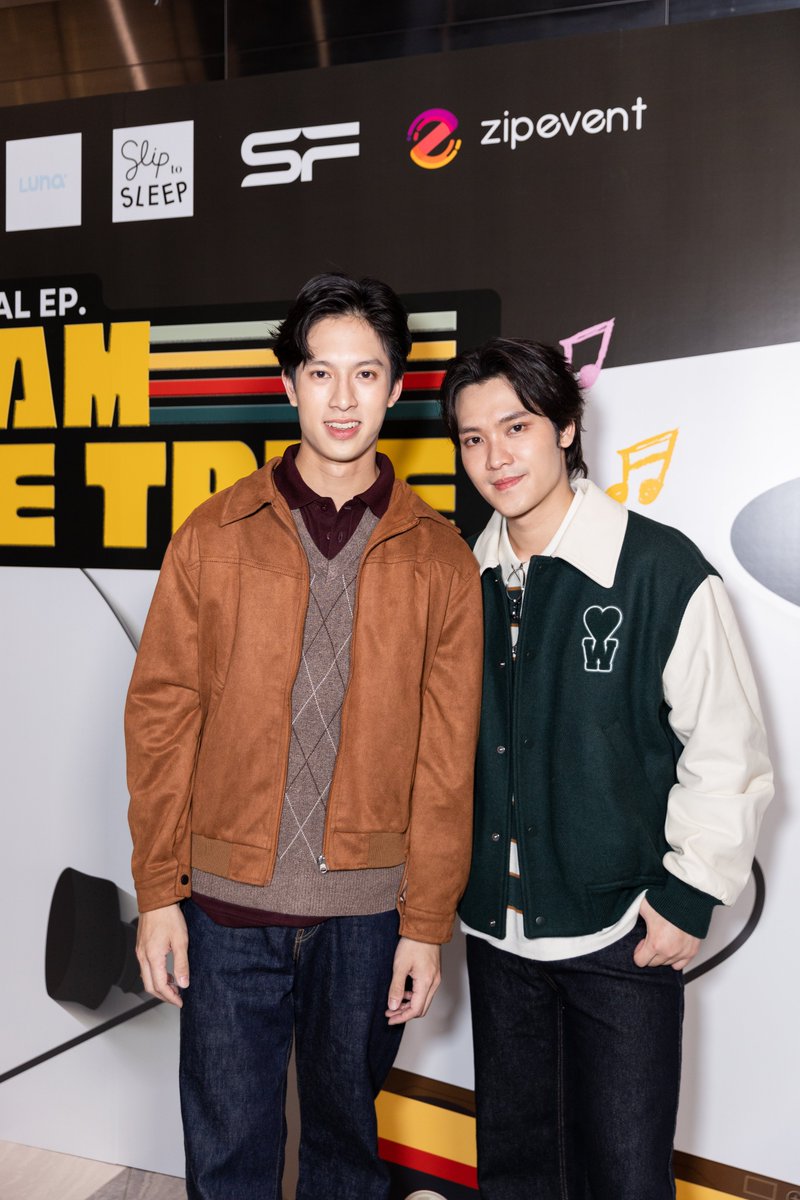 ANiceEnt's tweet photo. “มาร์ค–ฟลุท” นำทีมส่งท้ายความฟิน ปิดฉาก “Rearrange Final EP”
#RearrangeEP10
#RearrangeTheSeries
#ขอฟังอีกครั้งเพลงรักของเธอ
#MarcThanat
#FluteChinnaphat
#BomPanupong
#AustinKij
#OpalKulwipa
#MintBenjanee
จบลงอย่างสวยงามและอบอุ่นหัวใจสำหรับงาน “Rearrange Final EP : Dream Come True” ที่เรียกได้ว่าอบอวลไปด้วยความประทับใจและโมเมนต์สุดละมุน เมื่อแฟนๆ พากันมารวมตัวแน่นโรงภาพยนตร์ เพื่อร่วมชมตอนสุดท้ายของซีรีส์ “Rearrange The Series” พร้อมนักแสดงนำสุดฮอตอย่าง มาร์ค - ธนัท รัตนสิริพันธ์, ฟลุท - ชินพรรธน์ กิติชัยวรางค์กูร, บอม - ภานุพงศ์ จันทร์ฉาย, ออสติน - กิจชุณหกาญจน์ หงษ์สมบัติ, โอปอล - กุลวิภา งามสุขเกษมศรี, มิ้นท์ - เบญจณี วัชรวสุนธรา และ มุก วรนิษฐ์ ผู้บริหารค่าย FRT ENTERTAINMENT
🔗https://t.co/vyV1gv1EVu