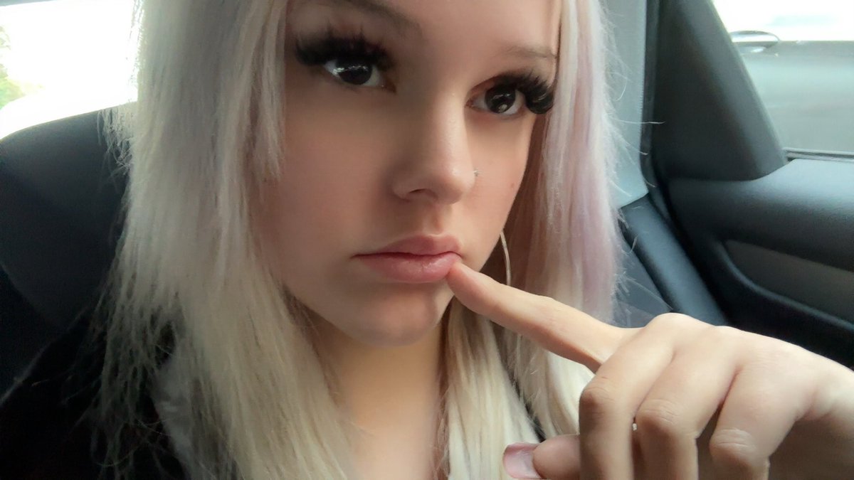 Herrin_Irisi's tweet image. Ich seh unschuldig aus aber ich kann dich zerstören 🤣😈
#femdom #findom #finsub #moneydom #geldherrin