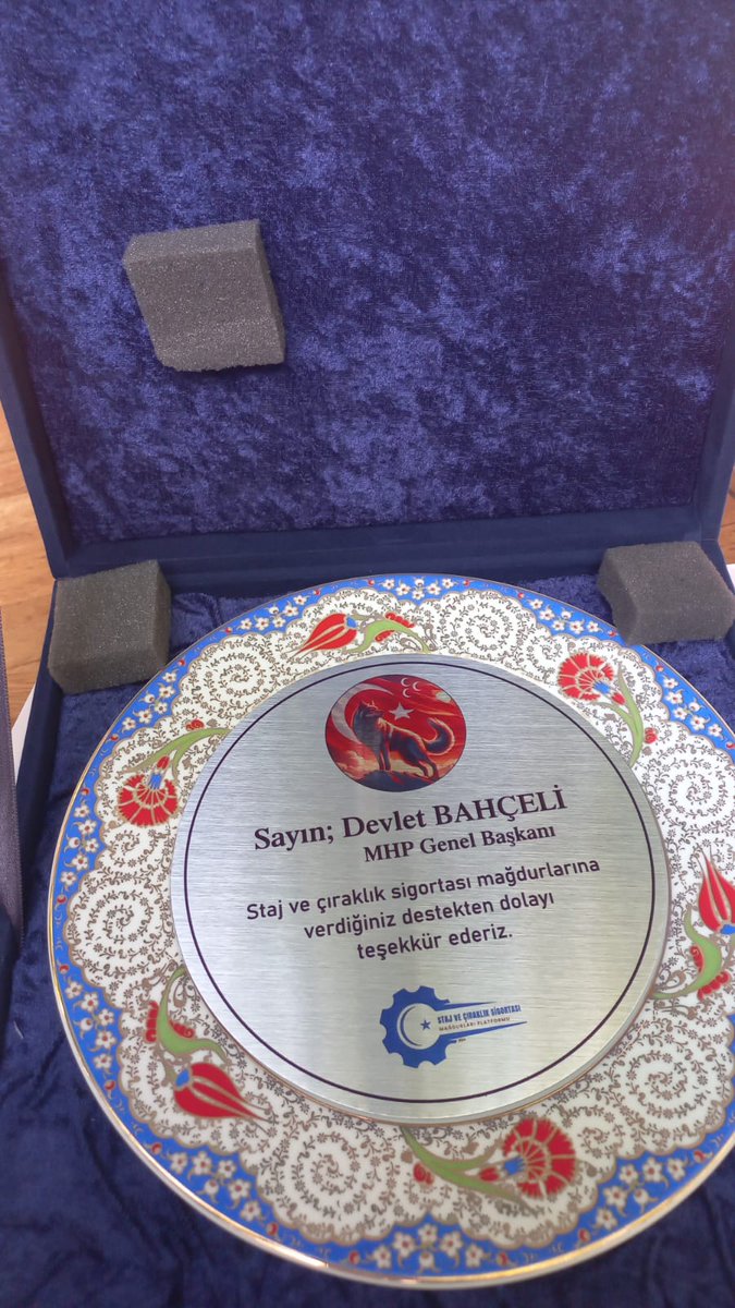 semiha (@semihags35) on Twitter photo Sayın Çok saygıdeğer <a href="/dbdevletbahceli/">Devlet Bahçeli</a> Sayın çok saygıdeğer <a href="/erkanakcay45/">Erkan Akçay</a> bizleri kabul edip mağduriyetimize değerli katkılarınız için çok teşekkür ederiz Staj ve Çıraklık Sigortası Mağdurları Platformu 🇹🇷
Devleti İle Beraber
#StajyerÇırakŞahlanıyor Sayın Çok saygıdeğer <a href="/dbdevletbahceli/">Devlet Bahçeli</a> Sayın çok saygıdeğer <a href="/erkanakcay45/">Erkan Akçay</a> bizleri kabul edip mağduriyetimize değerli katkılarınız için çok teşekkür ederiz Staj ve Çıraklık Sigortası Mağdurları Platformu 🇹🇷
Devleti İle Beraber
#StajyerÇırakŞahlanıyor