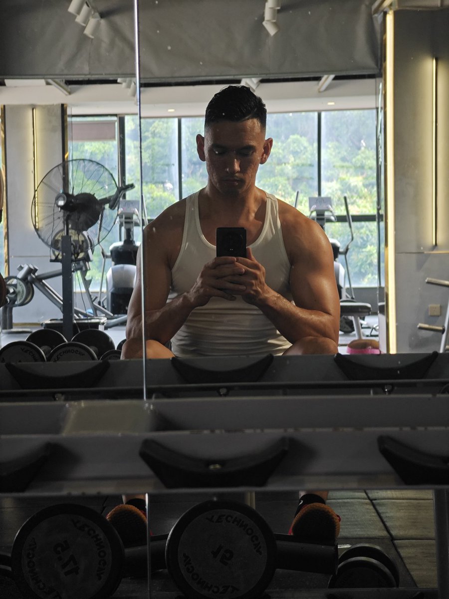 睡不醒。
#广州 #线上 #线下 #健身 #功能性训练 #康复按摩