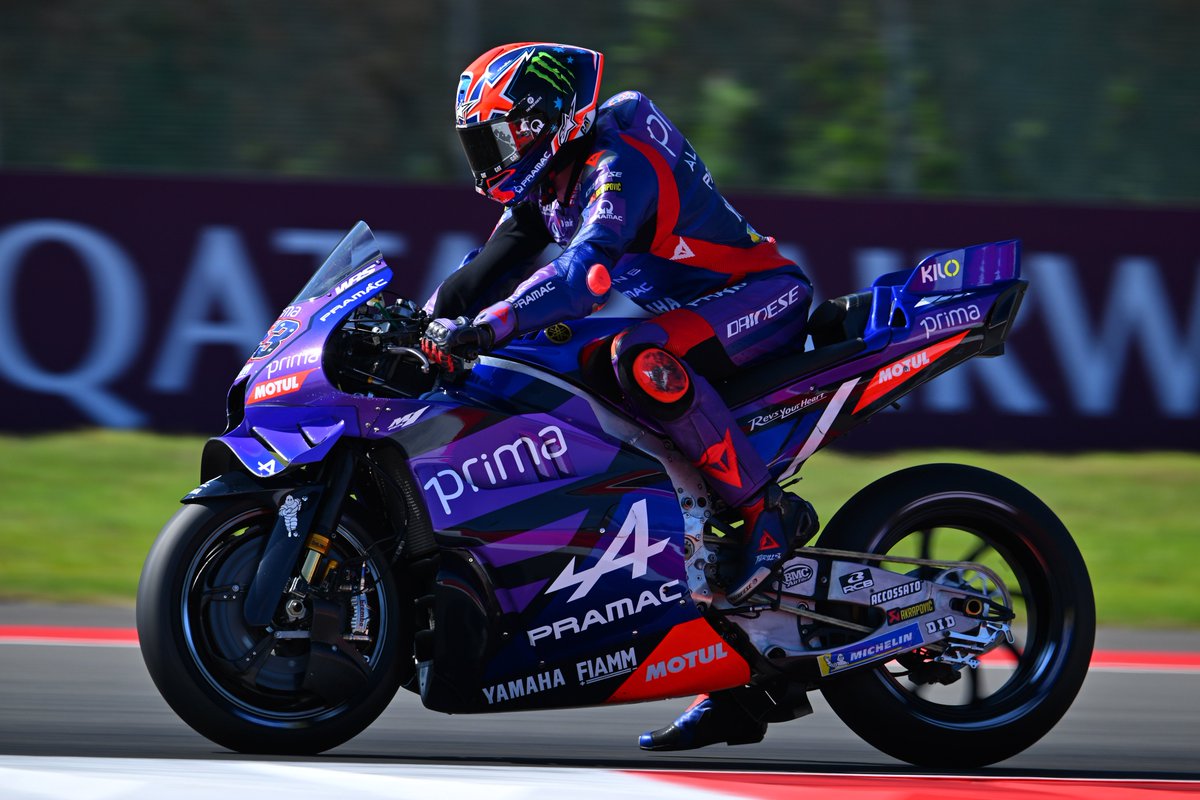 AlessioPiana130's tweet photo. #MotoGP 

Jack Miller: "Non vedo l'ora di correre in casa a Phillip Island. Una pista che dovrebbe adattarsi bene alla nostra moto: sono molto curioso di vedere cosa possiamo ottenere nel fine settimana. Incrocio le dita e spero di poter offrire un bello show a tutti gli australiani. Ricordo ancora quando ho assistito per la prima volta ad un Gran Premio qui: era il 2009 e Julian Simon si laureò Campione del Mondo della 125cc. All'epoca correvo nel Motocross, ma avendo scoperto le gare su pista mi resi conto che volevo far parte di questo mondo".