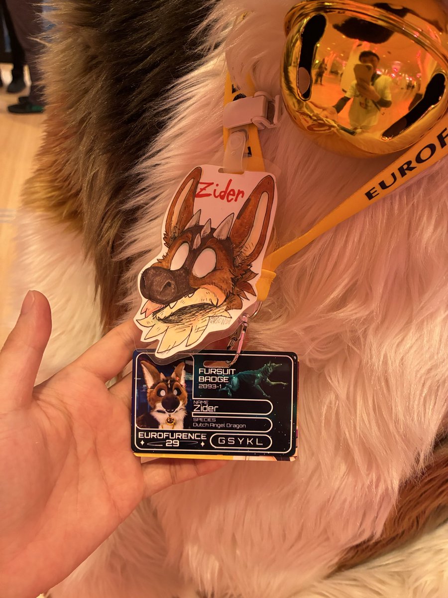 Please allow me to introduce you Big cuite <a href="/ItsZider/">Zider</a> 
#Eurofurence #EF29