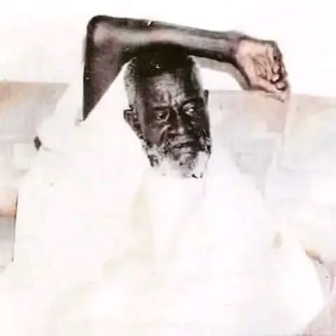 Bishmilah barkep seriñ Saliou 
Jerejeuf serigne Touba 
Jarama mame Cheikh Ibrahima fall