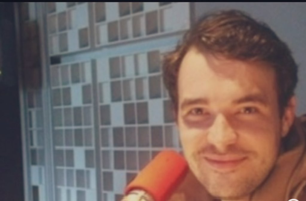 Christophe Gleizes, journaliste français, spécialisé dans le sport, condamné arbitrairement le 29 juin 2025 à 7 ans d'emprisonnement par la dictature algérienne. 

Christophe Gleizes est en vérité otage de la voyoucratie algérienne. 
Faut-il continuer à s’écraser ?