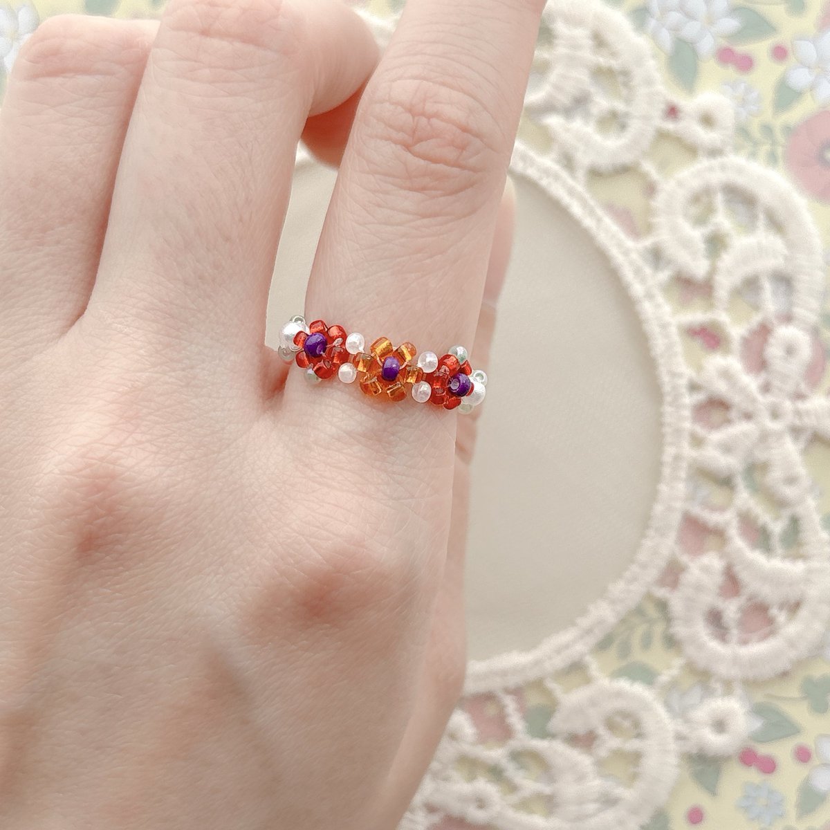 n_a_m_u_76's tweet image. anemone🌼🫧

red❤️×orange🧡×white🤍

#Namu #handmade #beads #seaglass