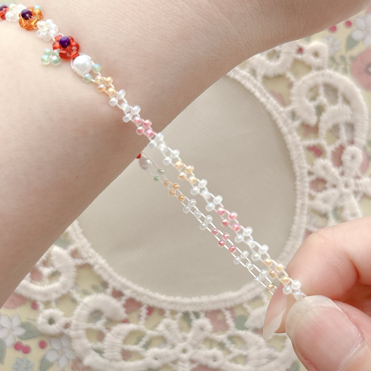 n_a_m_u_76's tweet image. anemone🌼🫧

red❤️×orange🧡×white🤍

#Namu #handmade #beads #seaglass