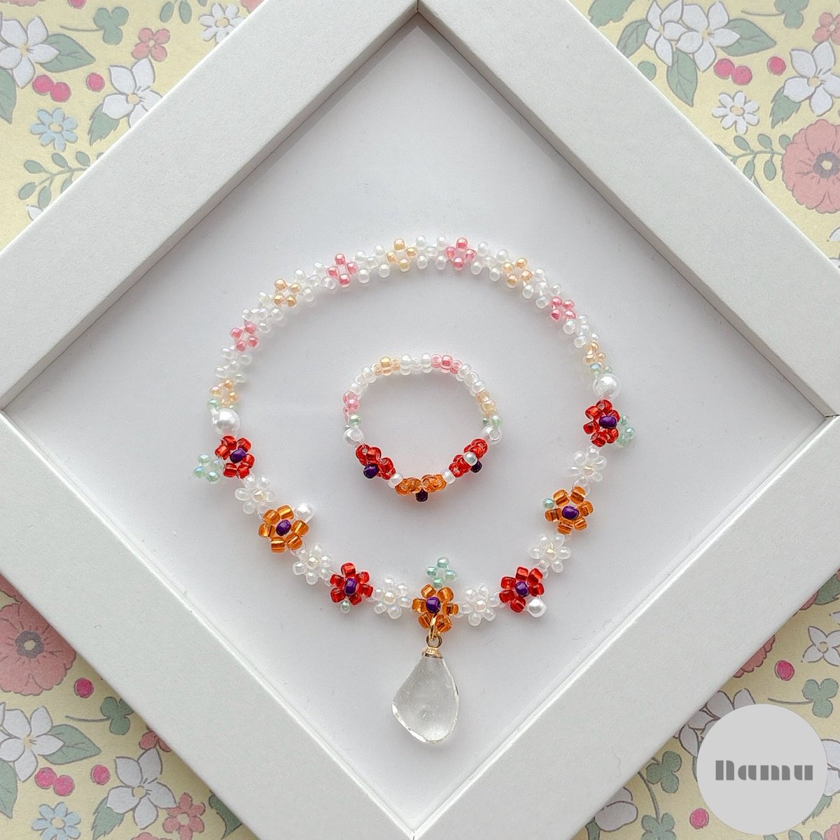 n_a_m_u_76's tweet image. anemone🌼🫧

red❤️×orange🧡×white🤍

#Namu #handmade #beads #seaglass