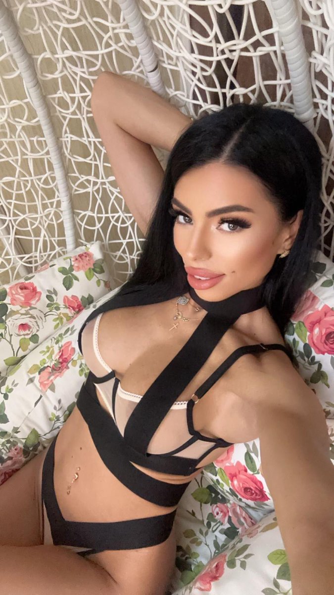 nikkirushX's tweet photo. Some ties are meant to be undoneβ¦ slowly π
#StrapTease #HotMood #ConfidenceGlow #SeductiveQueen #PlayfulEnergy ππ₯π«
πhttps://t.co/QRZkfZiKq3 π·
@MyFreeCamsGirlz
@MobileMFC
#MyFreeCams #MFC #ChocolateBabe #StrongArms #PowerfulGoddess https://t.co/d8n9OPQ76W