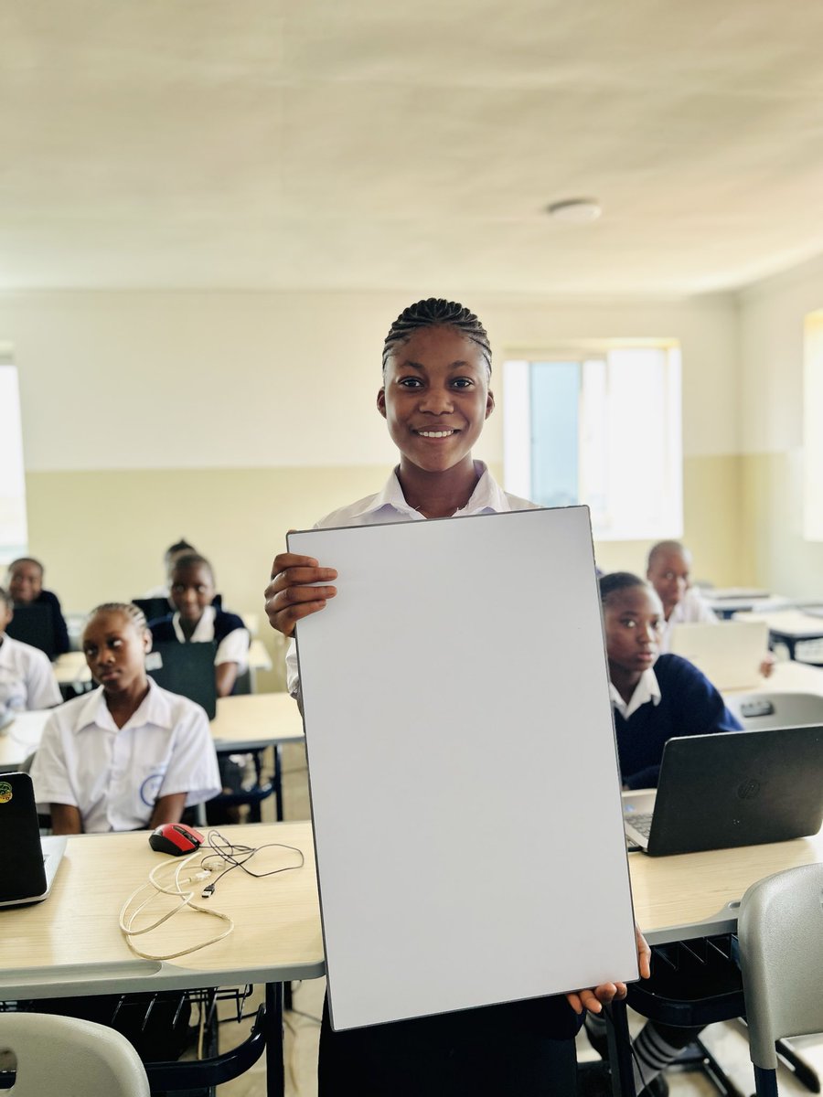 benjimk's tweet image. 🚀 L'éducation en #RDC prend un virage numérique ! Grâce à #Starlink, l'accès à internet haut débit ouvre les portes du savoir même dans les zones les plus reculées. Moins de fracture numérique, plus d'opportunités pour la jeunesse congolaise.