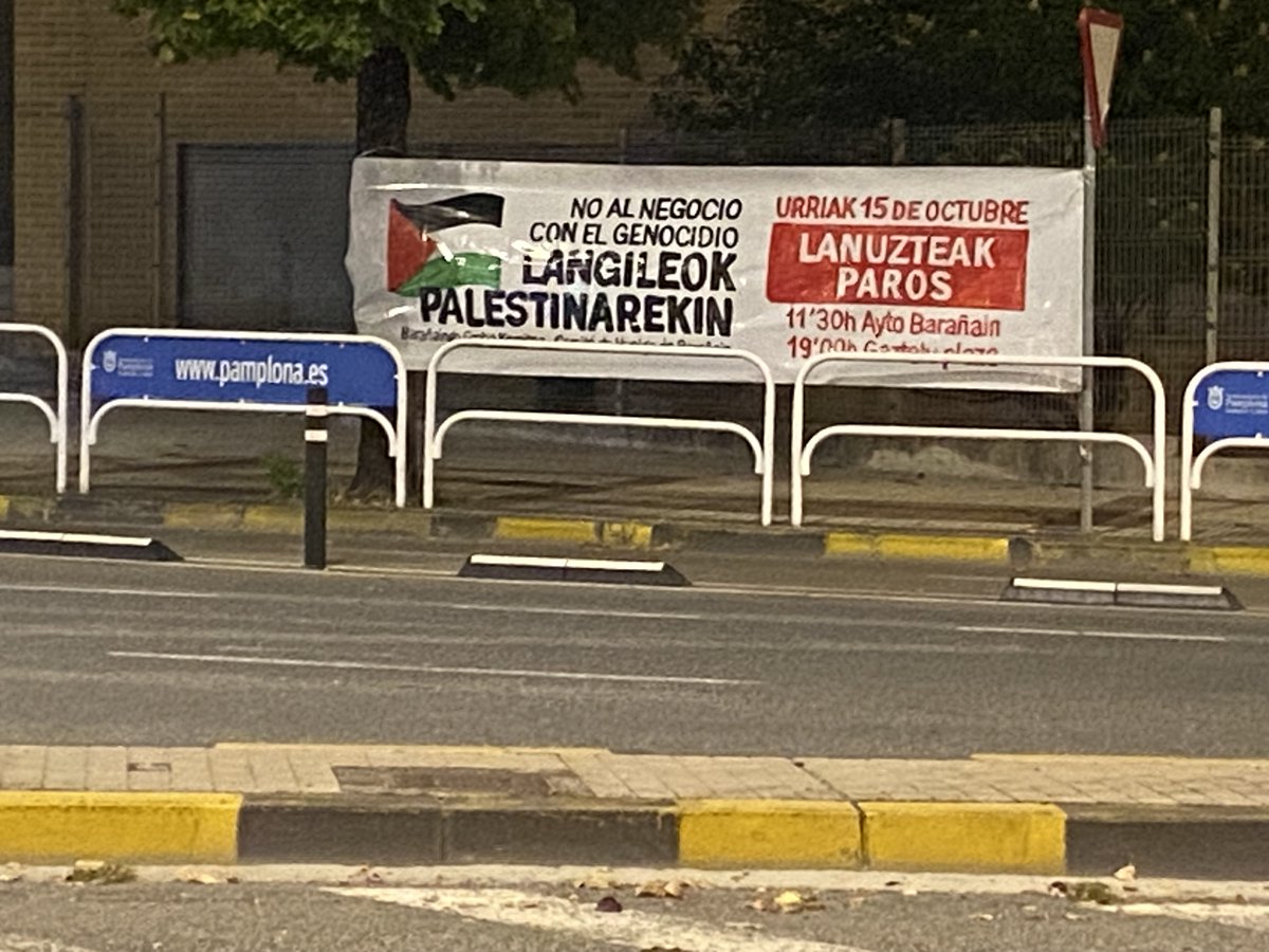 AhotsaInfo's tweet image. 🇵🇸 #U15LangileokPalestinarekin #PalestinaAskatu 🇵🇸 
Barañainen greba eta lanuzte orokorrerako deiak non nahi
Herriko zutabea 11.30etan abiatuko da Udaletxetik