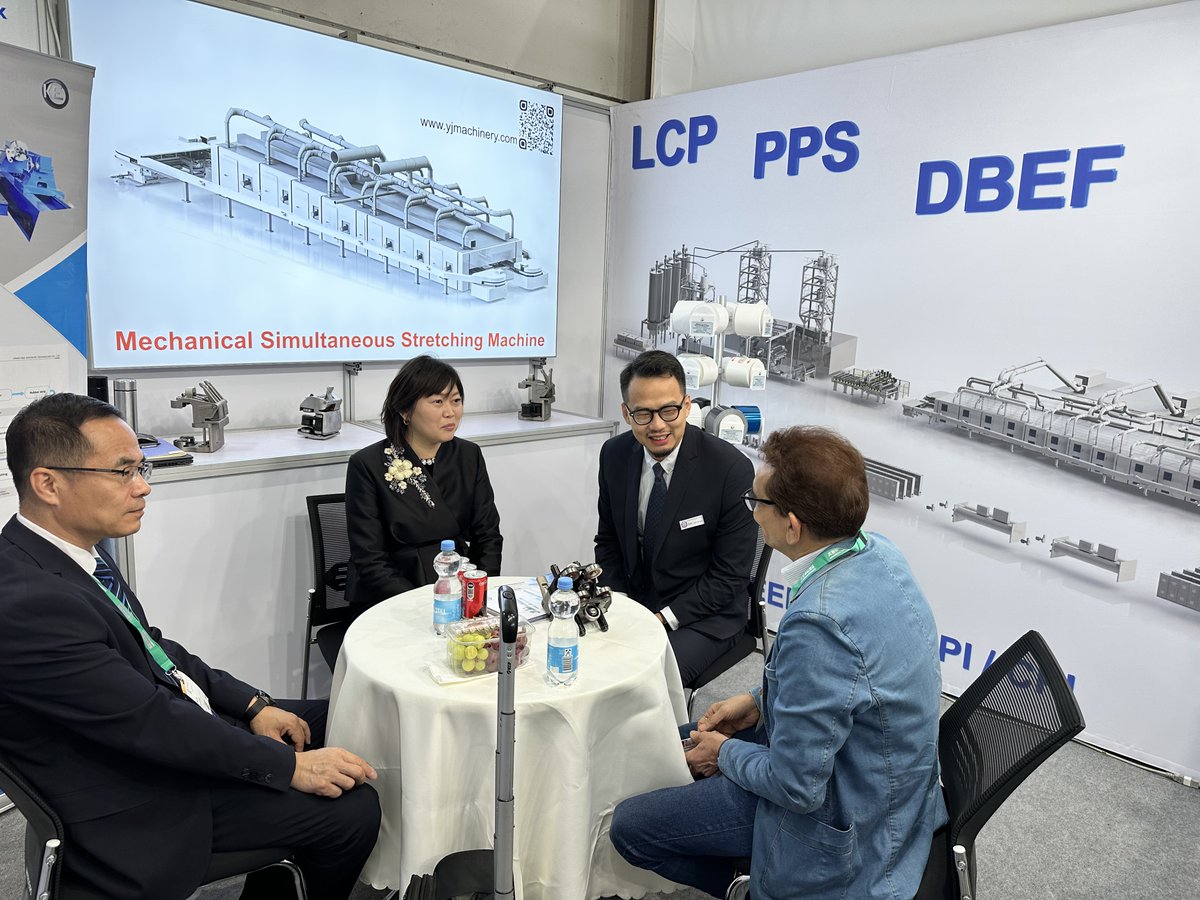 YJMACHINERY's tweet image. 🤔 The K2025 journey is drawing to a close.
We&apos;ll be waiting for you here on 13D21. 🤗 

yjmachinery.com
#k2025 #pilotline #SpecialtyFilms #filmextrusion #exhibition #yongjian #bopp #bopet #bopps #lcp