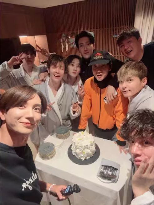 aiyiecloud's tweet photo. na para bang birthday nya https://t.co/NchRDFEKUf