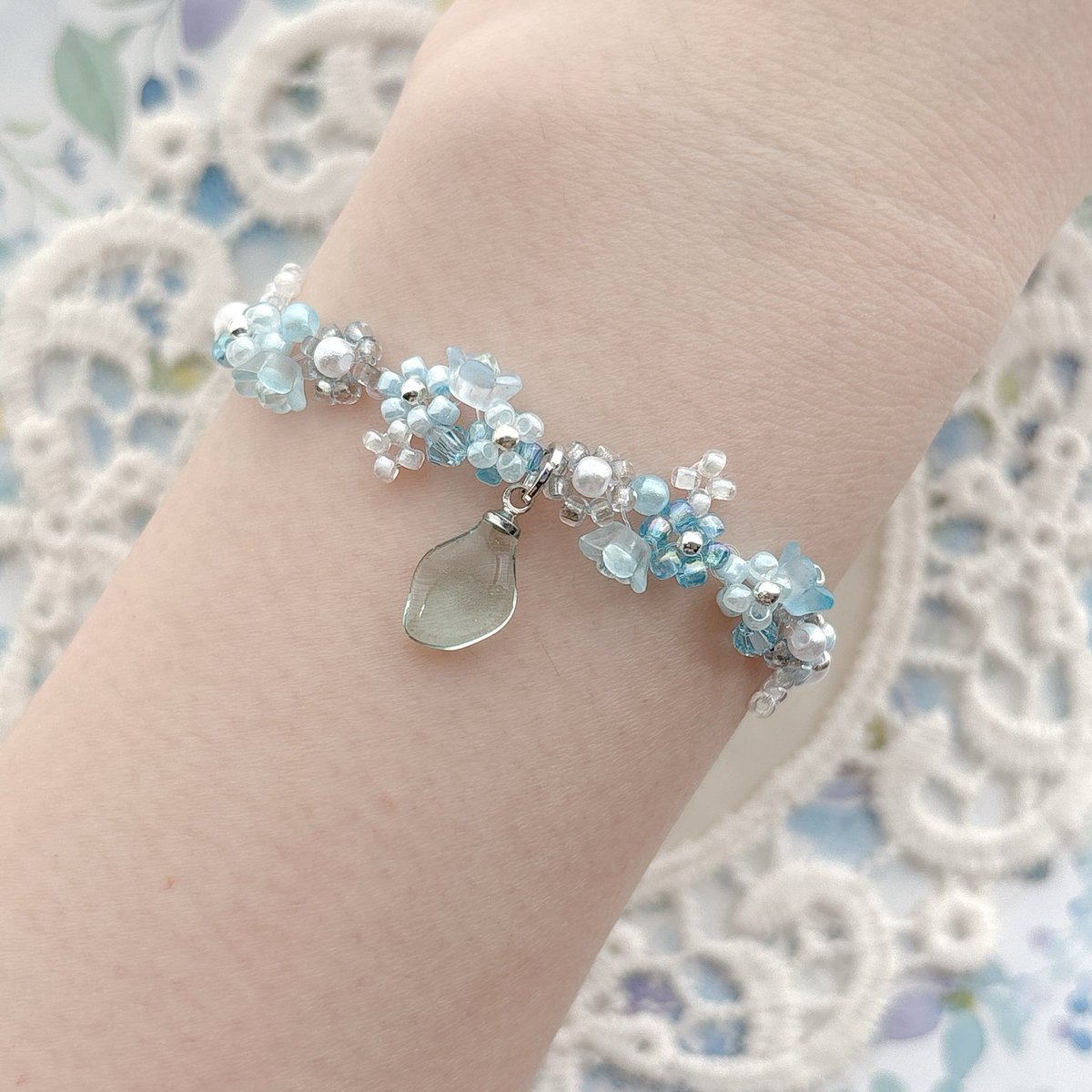 n_a_m_u_76's tweet image. sky blue flower☁️🫧

sky blue🩵×silver🩶

#Namu #handmade #beads #seaglass