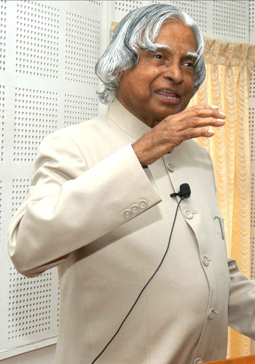 अब्दुल कलाम भारत के महान वैज्ञानिक और पूर्व राष्ट्रपति थे। मिसाइल मैन के नाम से प्रसिद्ध, उन्होंने युवाओं को सपने देखने और उन्हें साकार करने की प्रेरणा दी। उनका जीवन सादगी, ज्ञान और देशभक्ति का प्रतीक था।

#abdulkalamjayanthi 
#AbdulKalam
#MissileMan