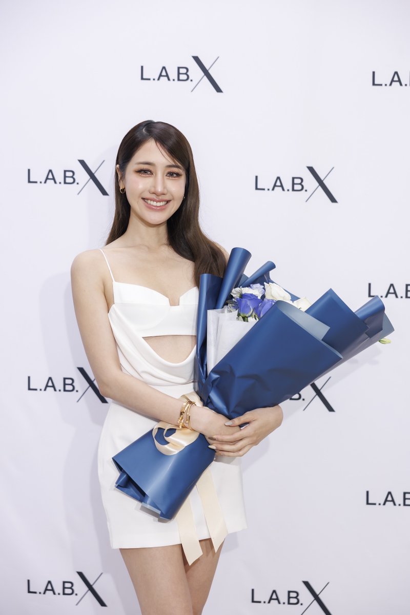 WOOPMAG_Story's tweet image. ‘พิม–พิมประภา’ สวยฟาดทุกองศา
นั่งแท่น Face of LABX ต่อเนื่องปีที่2 ฉลองเปิดสาขาฟิวเจอร์พาร์ค รังสิต ใหญ่กว่าเดิม
 #LABXClinic 

📌facebook.com/share/p/17UEbP…