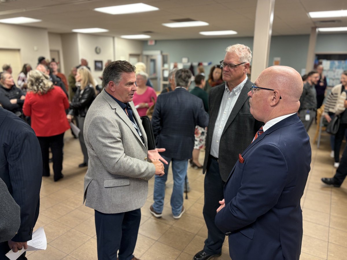 SteveClarkPC's tweet photo. Pleased to support Lanark, Leeds and Grenville Addictions and Mental Health staff at tonight’s HART Hub open house. I’m thankful for the work of LLGAMH, MPP John Jordan, and so many partners to bring this vital service to the community. 
If you missed it, find the media release with details about the treatment facility here: https://t.co/4qdmNk4bVM