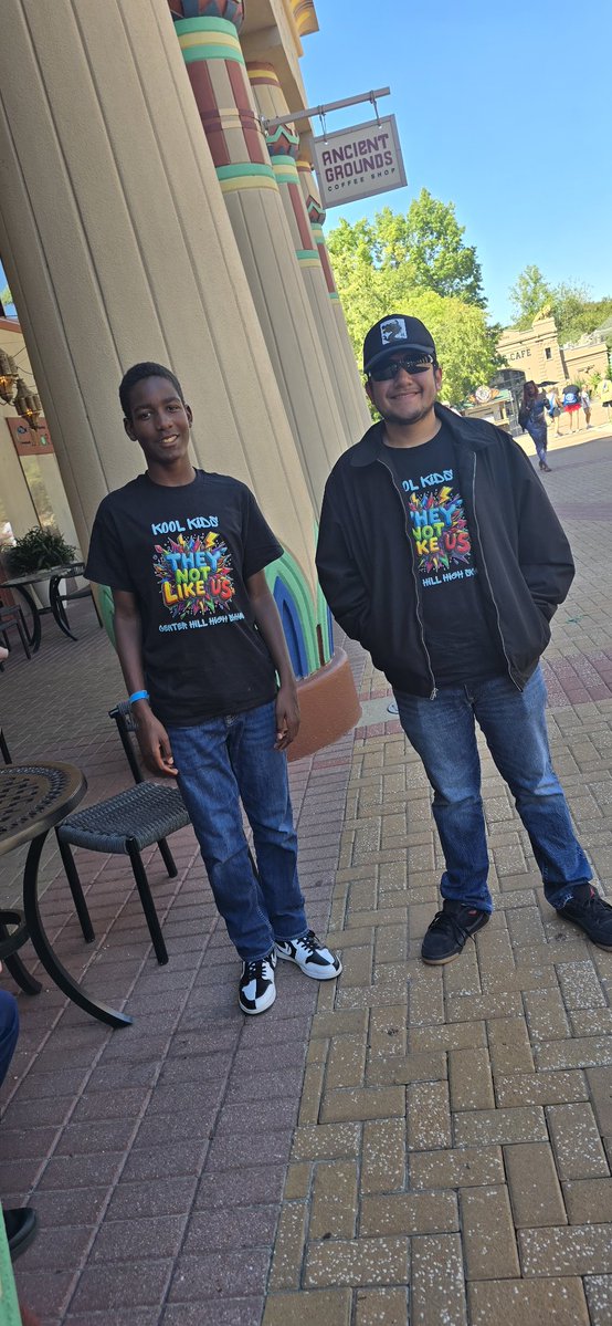 ChhsMightyStang's tweet image. Memphis Zoo before Fall Break! #LearningIsFun #KoolKids #MrsDenhamScience #KoolKidsClub #BestFriends #BeyondTheClassroom
