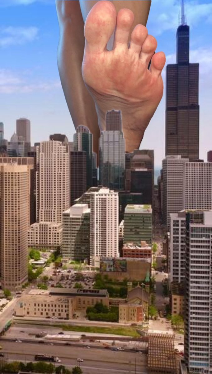 Longlonglegs69's tweet photo. Run. #littlemen #GiantessGrowth #giantgirl #giantess https://t.co/Ig4fT4LYU9