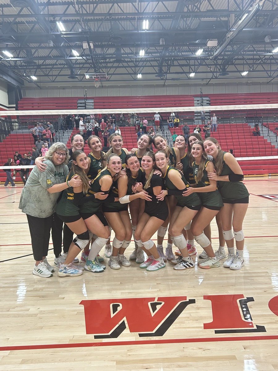 Another program sweep! Ended the regular season with wins against Heights &amp; West. Freshman final record 33-2. JV 33-0. At 35-1, Varsity went undefeated in league taking the GWAL title as well as the #1 seed going into Sub-State! Will host on Oct. 25. #Born&amp;Raised🦅💪🏼