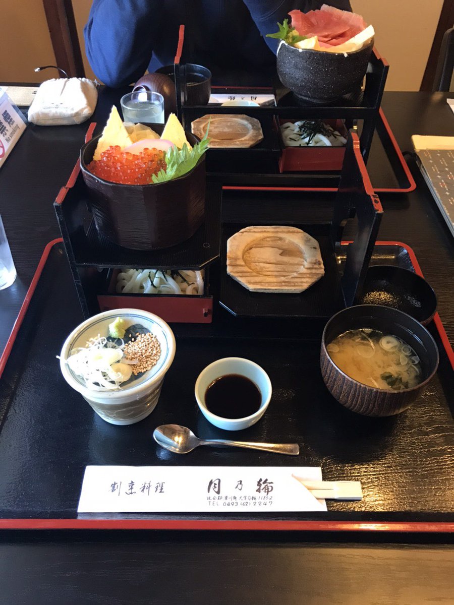 st_mana23's tweet image. 出かけた時にたまたま見つけた美味しそうなご飯屋さんに家族と行った写真
海鮮丼とうどんが美味しかったです😋
 #おいしいはやさしい