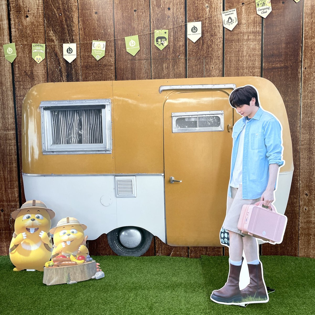 cafe_Bday's tweet image. KANGDANIEL × DUDA MD POP-UP OPEN!

오늘부터 비데이 성수점에서
강다니엘 X 두다의 스페셜 팝업이 시작됩니다 ⛺️ 💚

🗓 10.15 (수) ~ 10.18 (토)
⏰ 11:00 - 20:00
📍 B’DAY 성수점

#강다니엘 #두다다쿵 #KANGDANIELxDUDA
#강다니엘x두다 #KANGDANIEL #DUDA #HealingCamping