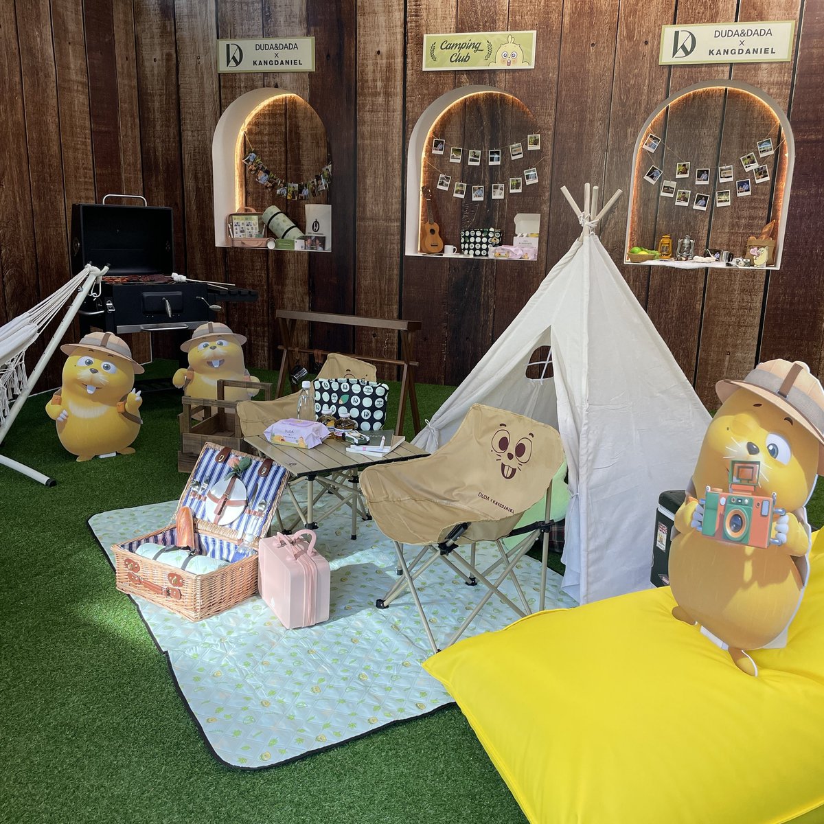 cafe_Bday's tweet image. KANGDANIEL × DUDA MD POP-UP OPEN!

오늘부터 비데이 성수점에서
강다니엘 X 두다의 스페셜 팝업이 시작됩니다 ⛺️ 💚

🗓 10.15 (수) ~ 10.18 (토)
⏰ 11:00 - 20:00
📍 B’DAY 성수점

#강다니엘 #두다다쿵 #KANGDANIELxDUDA
#강다니엘x두다 #KANGDANIEL #DUDA #HealingCamping