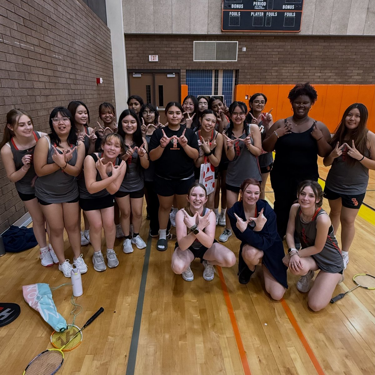 cds_badminton's tweet image. Upset 🚨 over the #15 seed, keeping playoff hopes alive! Both Varsity and Junior Varsity with DOMINANT WINS, 8️⃣-1️⃣! Back at it again tomorrow, Senior Night AND Last Home Game of the Season! 🧡💛 LET’S GOOO! #CDSBadminton #CwC @CdS_Aztecs @cds_equipment
