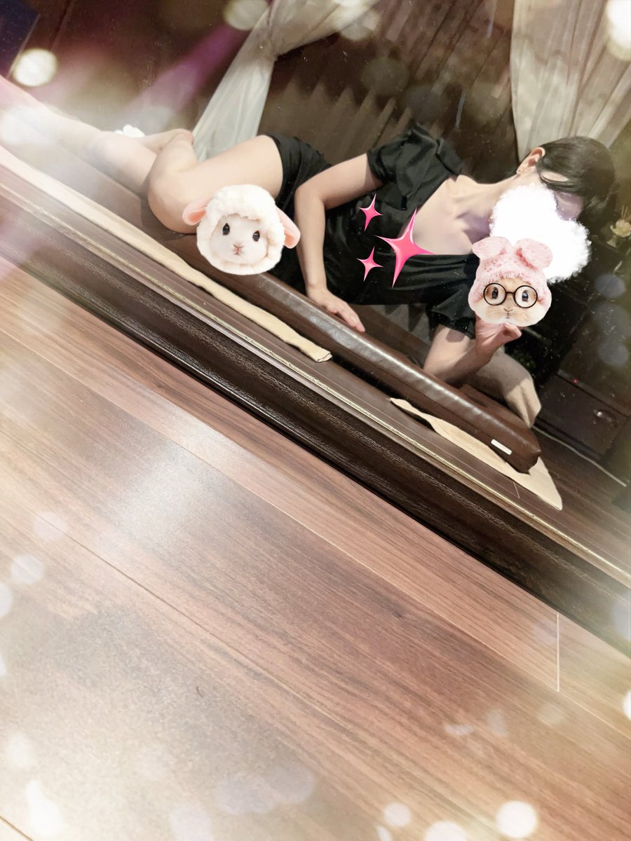 ☪︎*｡꙳
つき、しゅっ!!完了🏠❣️

ご予約嬉しぃ!!(*ˊ꒳ˋ*)💛ᩚ

🈳ただ今〜
🈵12:30-
🈵15:00-

月といっしょに
ディープストレッチ🧘🏻‍♀️💕で
深い癒しを体験してください( ˘ω˘ ) ｽﾔｧ