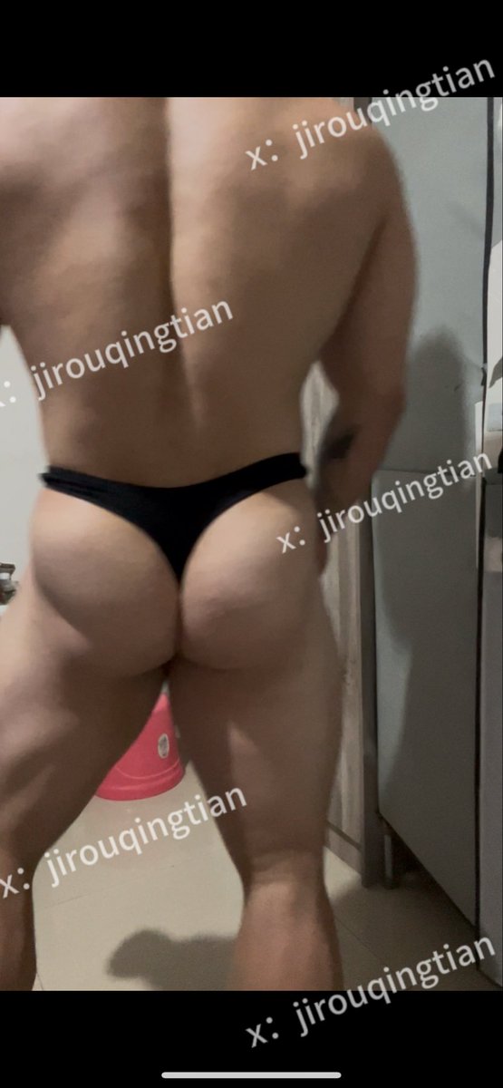 黑色丁字裤
如果做一个青蛙趴的姿势 应该会更骚🤔
----------------
感谢店主寄的内裤<a href="/yzq888/">muscle俱乐部</a> vx没及时回复可以直接找店主