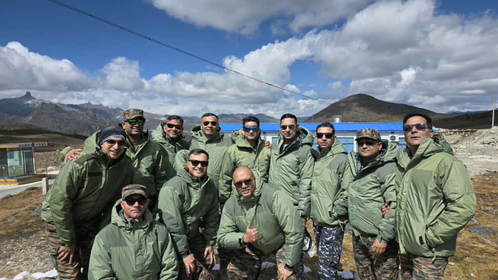 ia_awc's tweet image. Participants of HCC #AWC visited forward areas in Arunachal Pradesh. Interacted with Formation Commanders to deepen understanding of operational dynamics along Northern Front @adgpi ⁦@artrac_ia⁩
